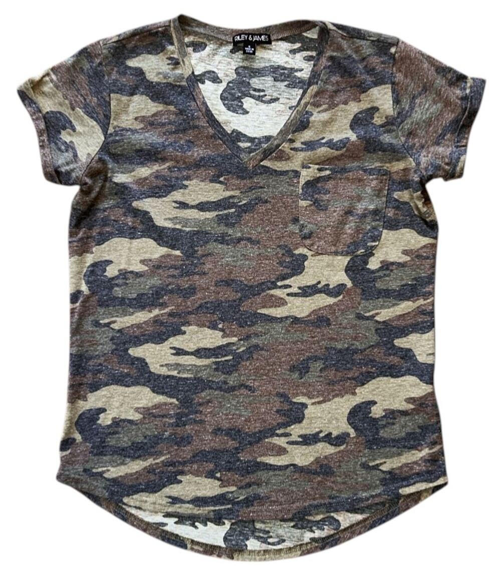 Riley & James V-Neck Green Camo T-Shirt Small